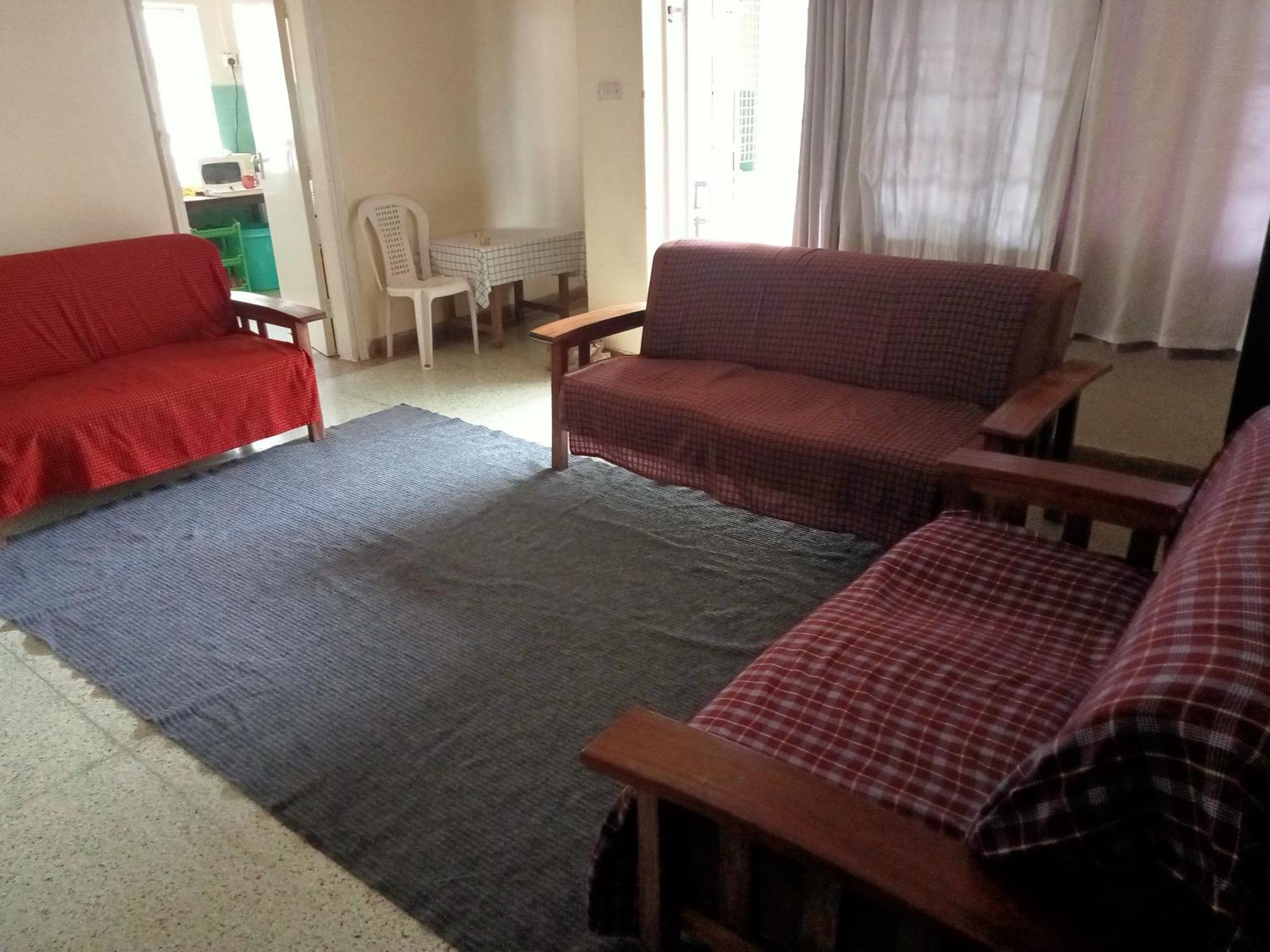 Pinkroses Gardens Hostel ナイロビ エクステリア 写真