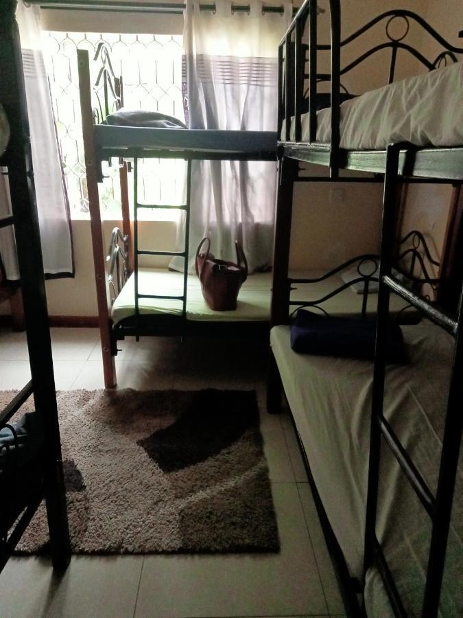 Pinkroses Gardens Hostel ナイロビ エクステリア 写真
