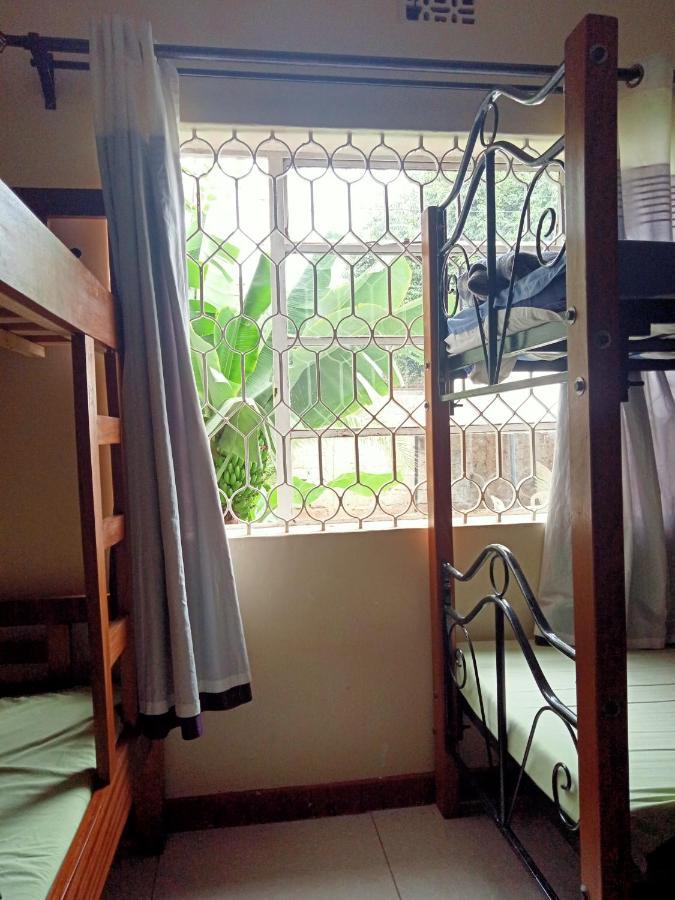 Pinkroses Gardens Hostel ナイロビ エクステリア 写真