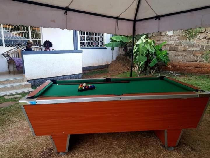 Pinkroses Gardens Hostel ナイロビ エクステリア 写真